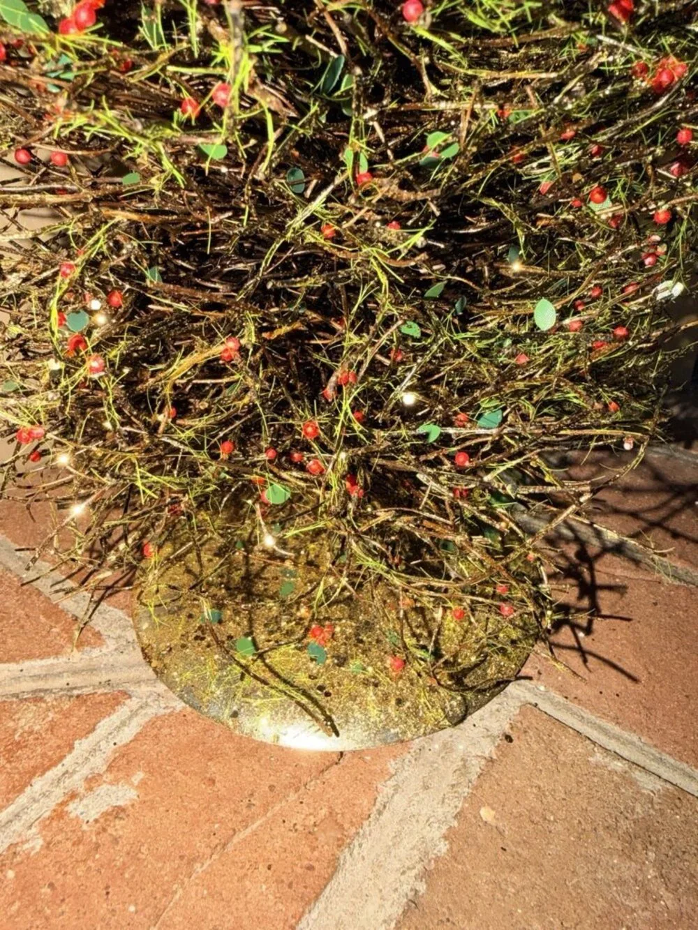 24” Bottle Brush Twig Christmas Tree With Garland And Berries & Glitter Gold